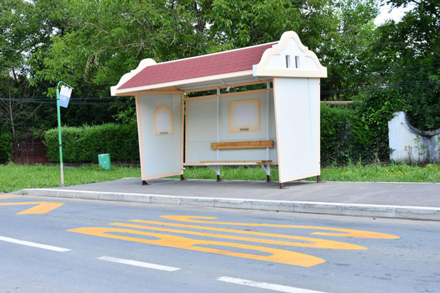 Уникатне надстрешнице у престоници: Чекање превоза у сремској кућици 